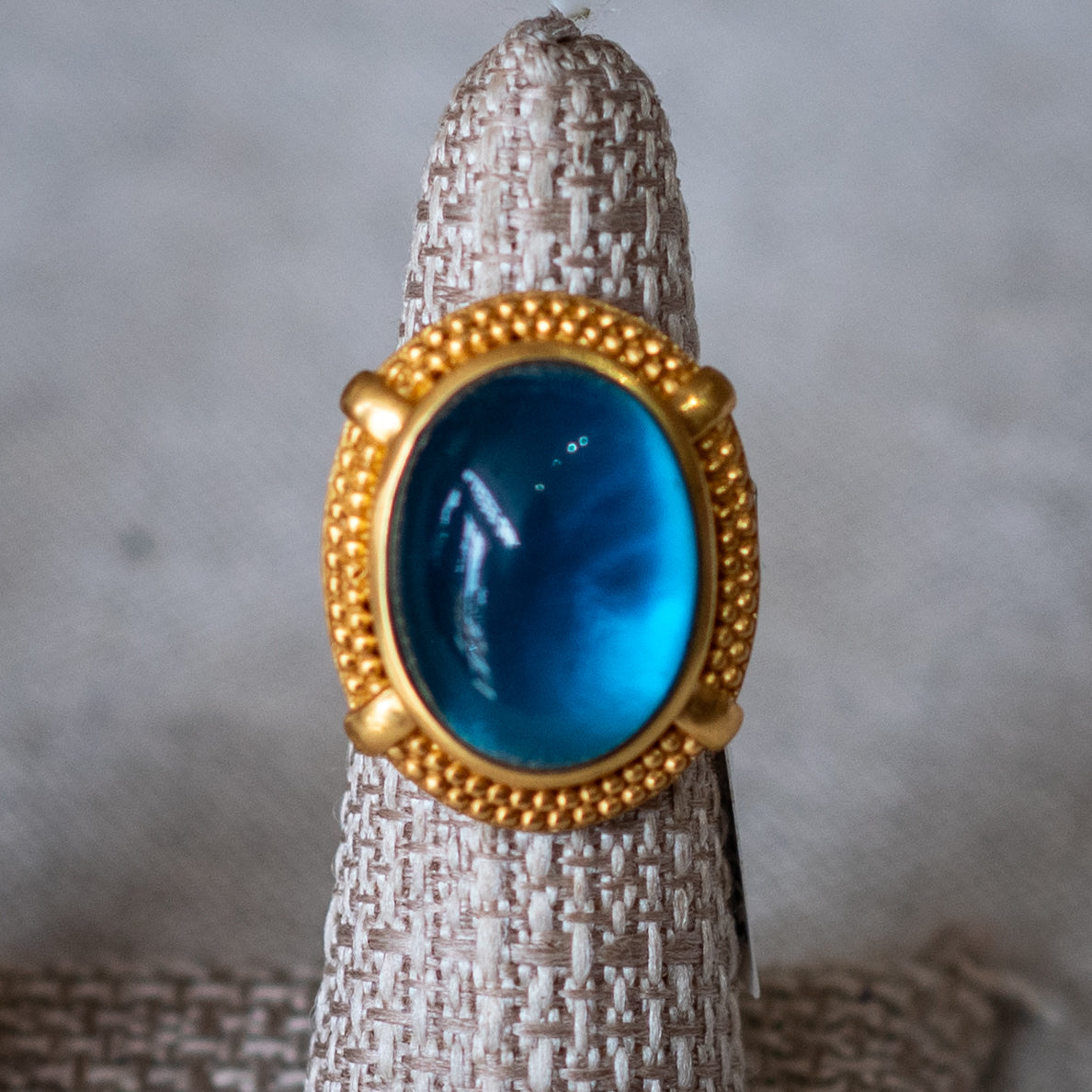 JV214 Cabochon Statement Ring